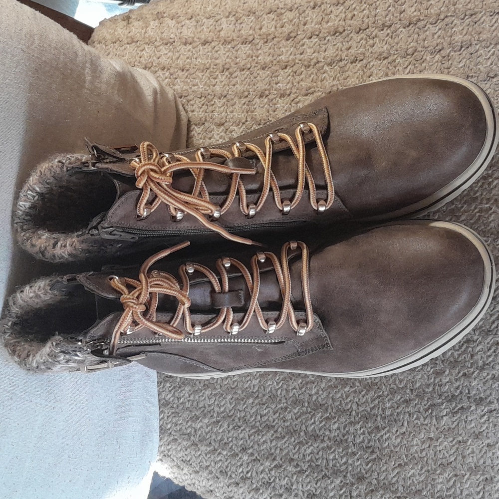 New Cliffs Women's Brown Ankle Boots - Picture 2 of 9
